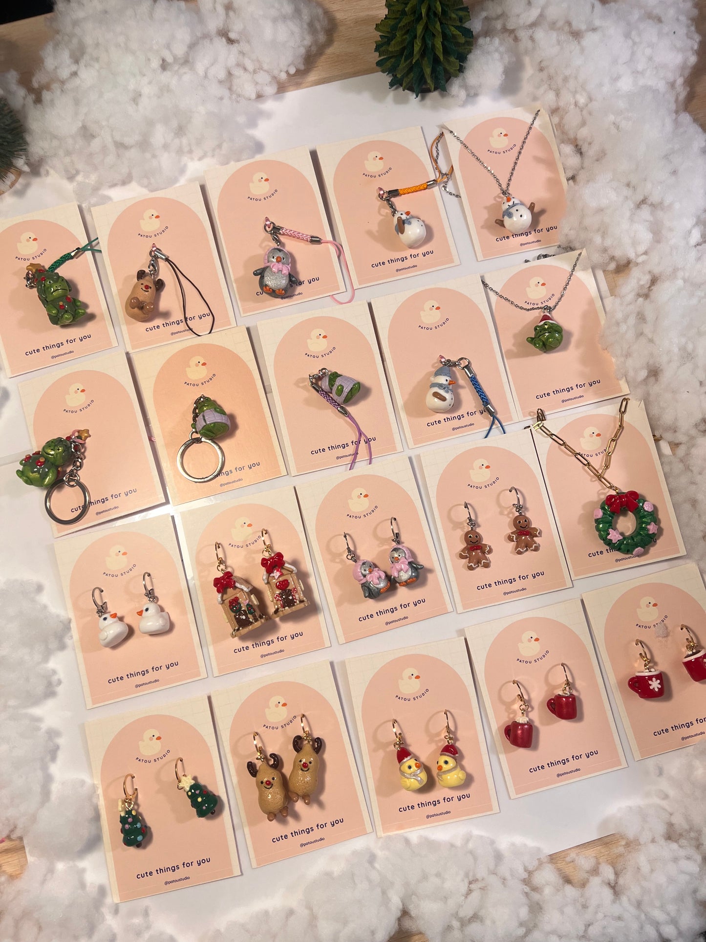 christmas miniature keychain | frog tree or frog coat