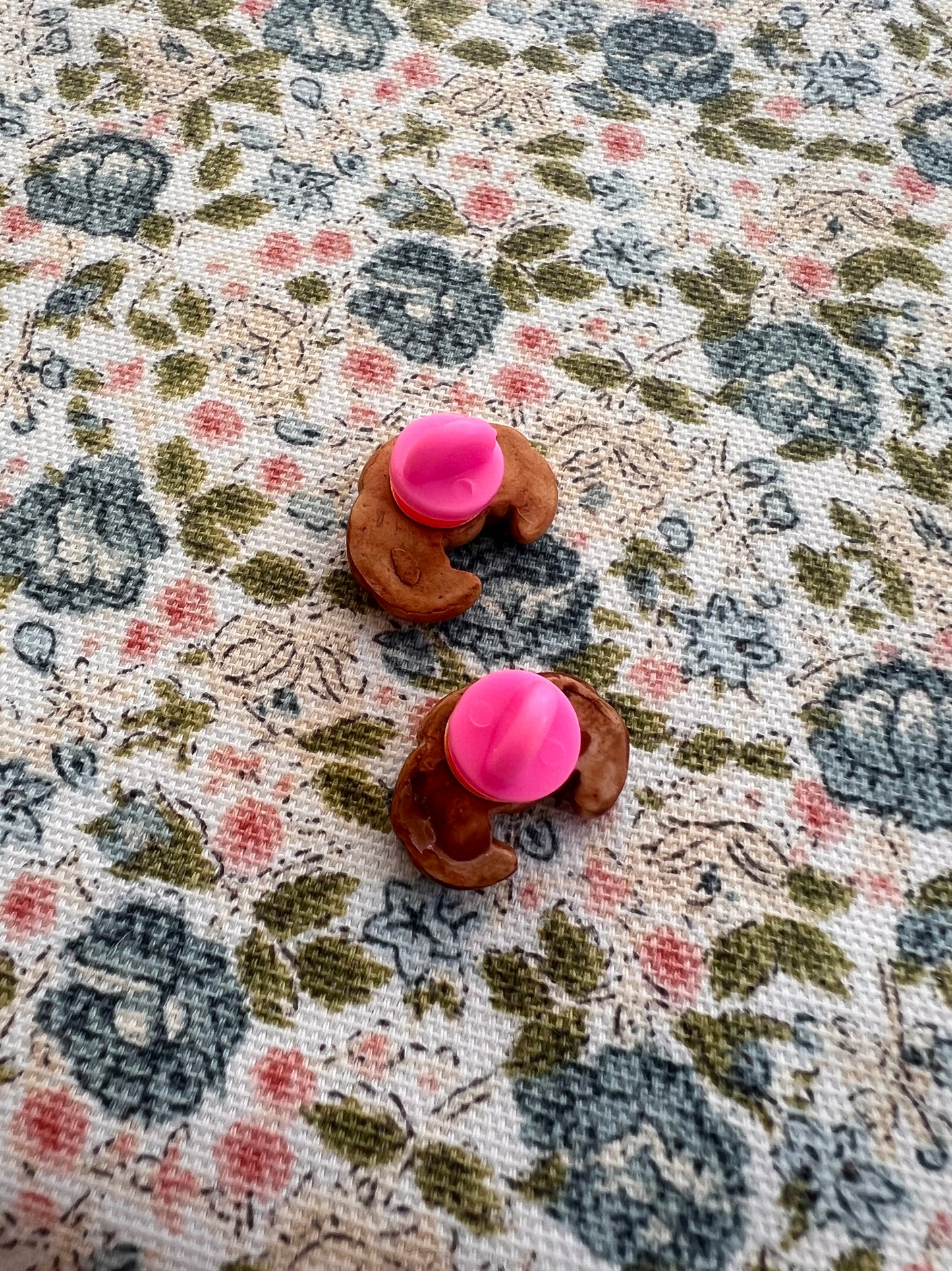 croissant pin