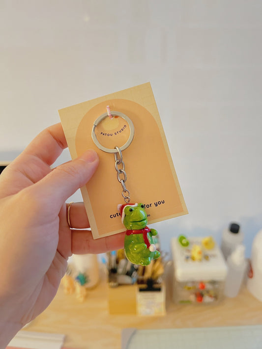 sapeaux winter clothes keychain