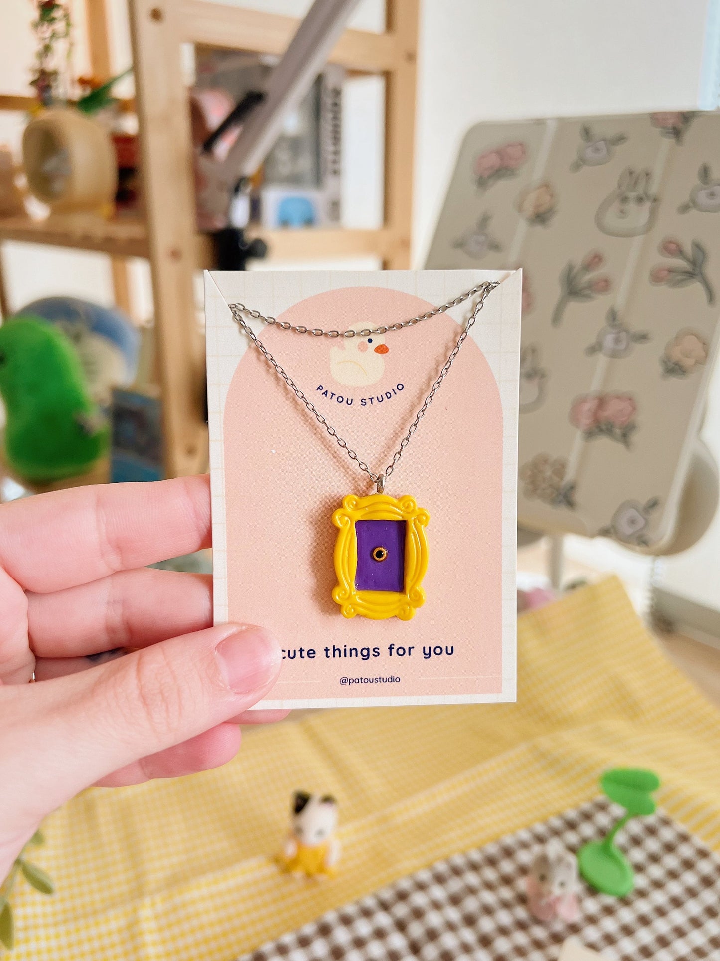'friends' yellow door frame necklace