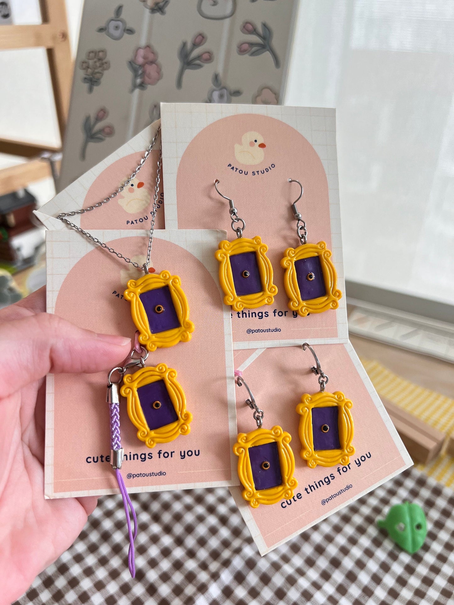 'friends' yellow door frame dangle earrings
